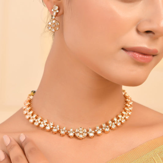 Kundan Essentials Sparkling Blooms Necklace Set