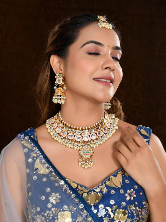 Gold-Plated Kundan Studded & Pearls Beaded Jewellery Set